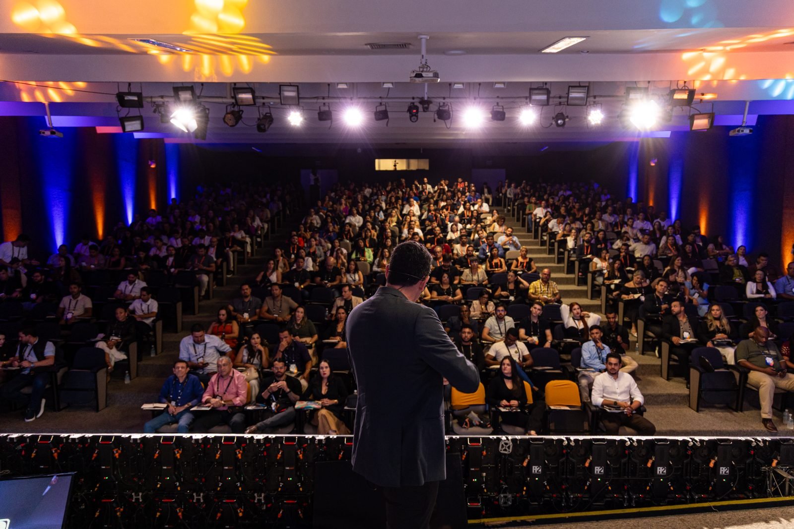Impactar Business — Wesley no palco