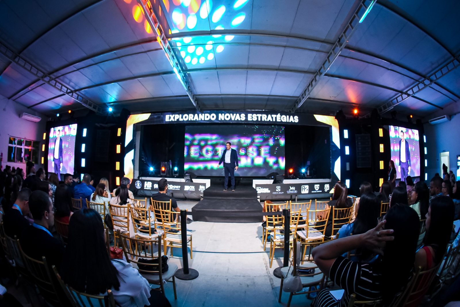 Impactar Business — palco e plateia